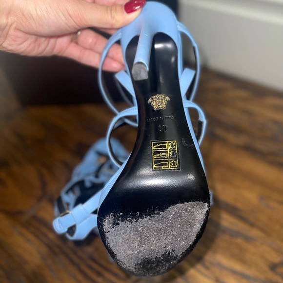 Authentic Versace Medusa gold heeled sandals - Picture 3 of 7